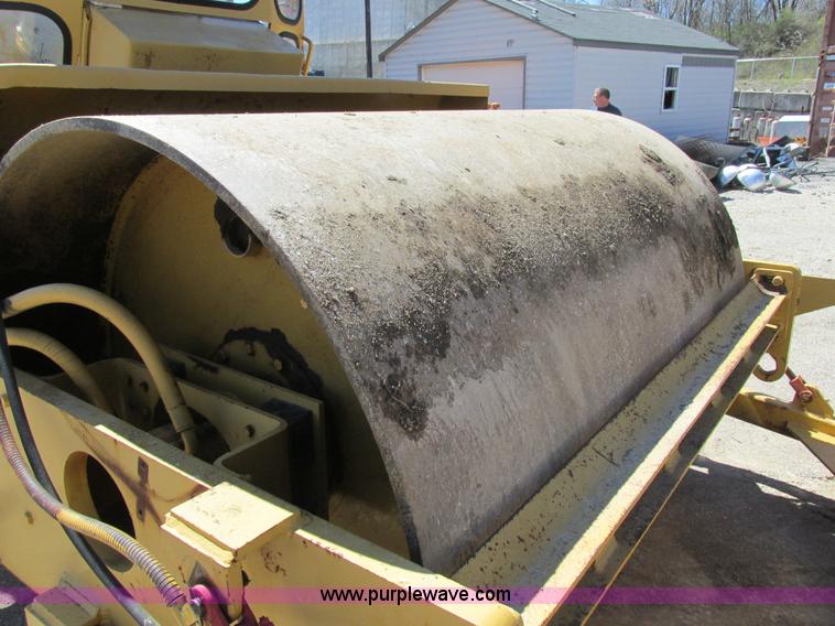 image for item E7452 Dynapac CA25PD articulated single drum vibratory roller