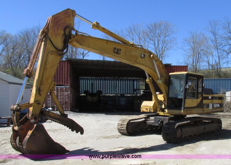 image for item E7453 1989 Caterpillar EL240B excavator