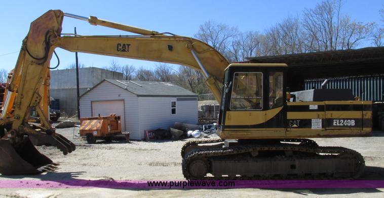 image for item E7453 1989 Caterpillar EL240B excavator
