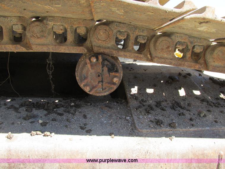 image for item E7453 1989 Caterpillar EL240B excavator