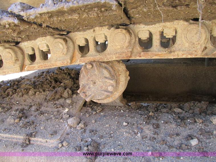 image for item E7453 1989 Caterpillar EL240B excavator