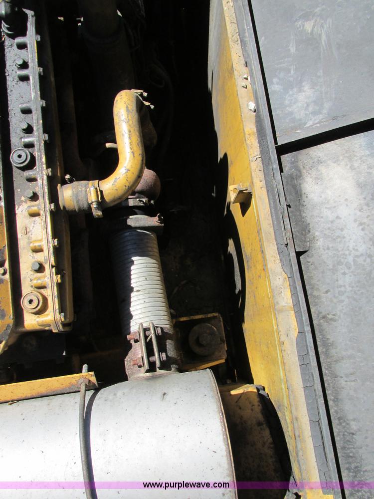 image for item E7453 1989 Caterpillar EL240B excavator