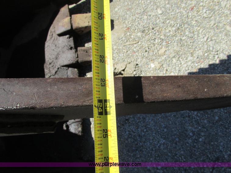 image for item E7453 1989 Caterpillar EL240B excavator