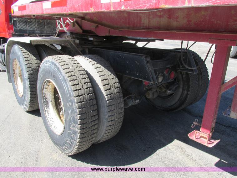 image for item E7454 1994 Ford LTL9000 semi truck