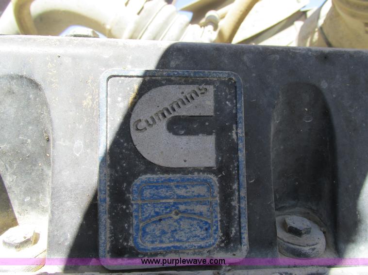 image for item E7454 1994 Ford LTL9000 semi truck