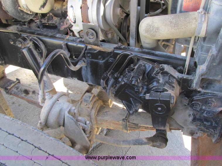 image for item E7454 1994 Ford LTL9000 semi truck