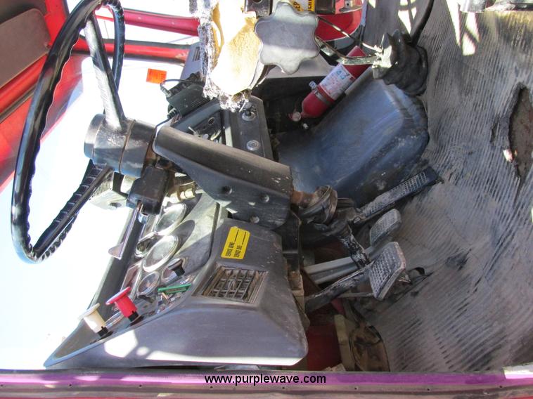 image for item E7454 1994 Ford LTL9000 semi truck