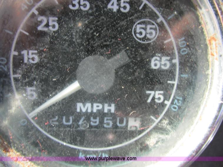 image for item E7454 1994 Ford LTL9000 semi truck