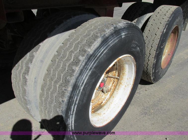 image for item E7455 2002 Dierzen Dominator barrel dump trailer