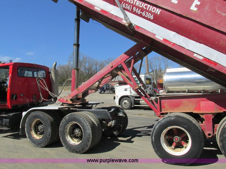 image for item E7455 2002 Dierzen Dominator barrel dump trailer