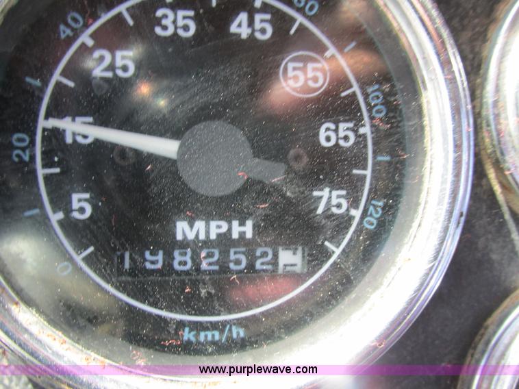 image for item E7456 1994 Ford LTL9000 semi truck