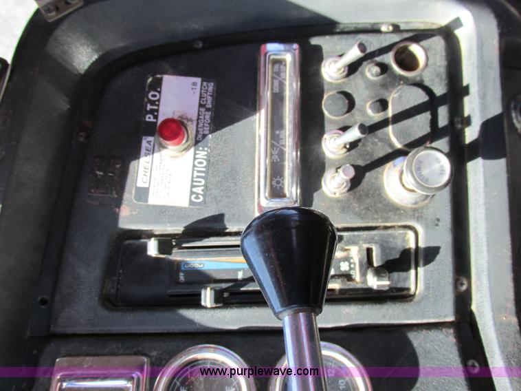 image for item E7456 1994 Ford LTL9000 semi truck