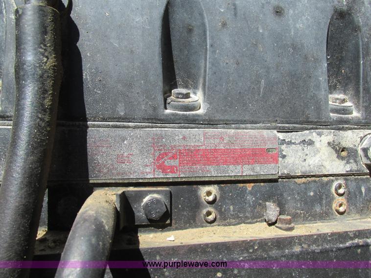 image for item E7456 1994 Ford LTL9000 semi truck