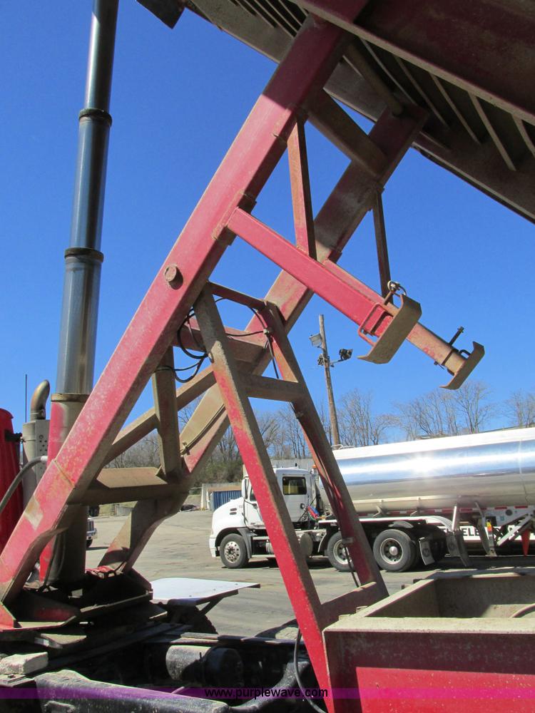 image for item E7457 2002 Dierzen Dominator barrel dump trailer