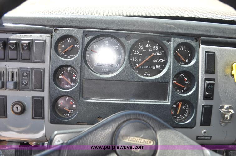 image for item F2340 1994 Freightliner FL80 dump truck