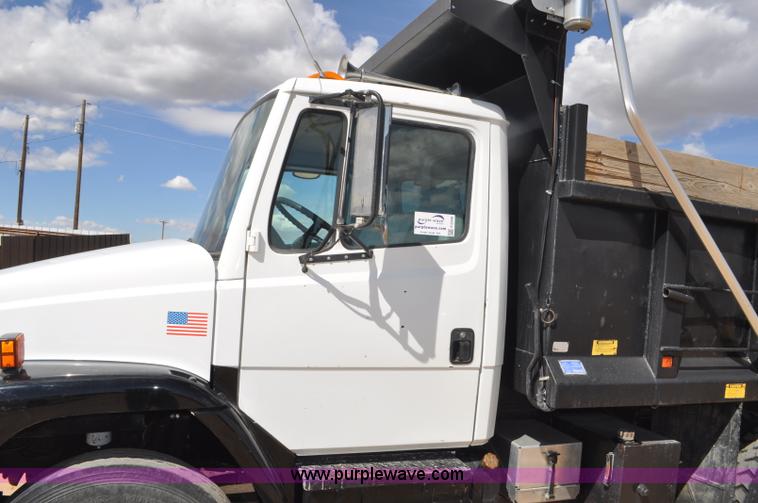image for item F2340 1994 Freightliner FL80 dump truck