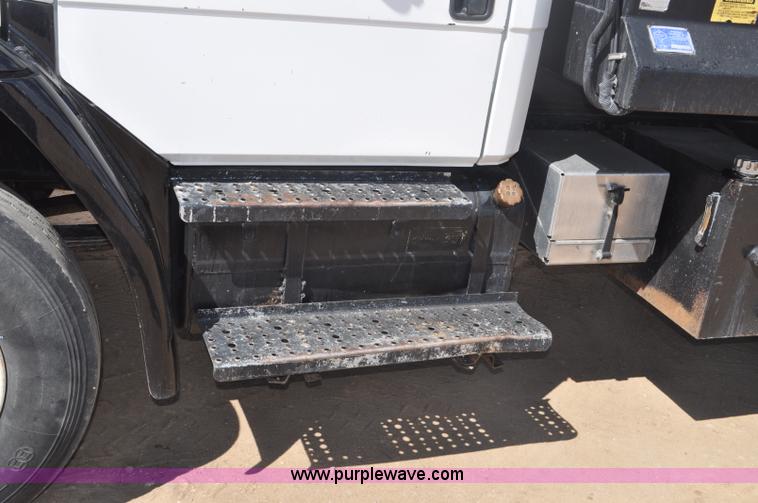 image for item F2340 1994 Freightliner FL80 dump truck