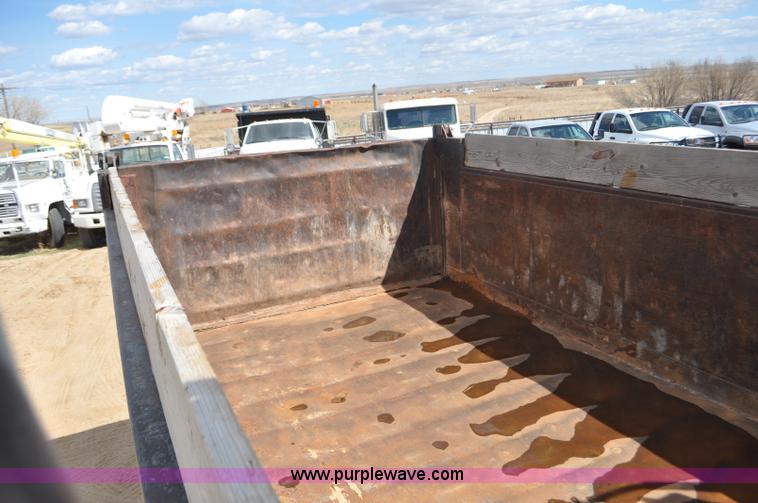 image for item F2340 1994 Freightliner FL80 dump truck