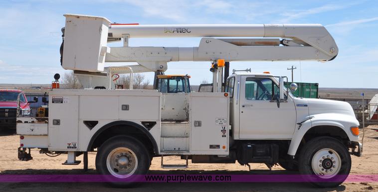 image for item F2342 1995 Ford F800 bucket truck