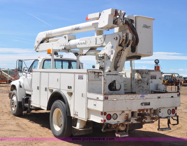 image for item F2342 1995 Ford F800 bucket truck