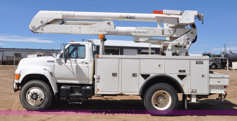 image for item F2342 1995 Ford F800 bucket truck