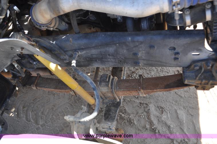 image for item F2342 1995 Ford F800 bucket truck