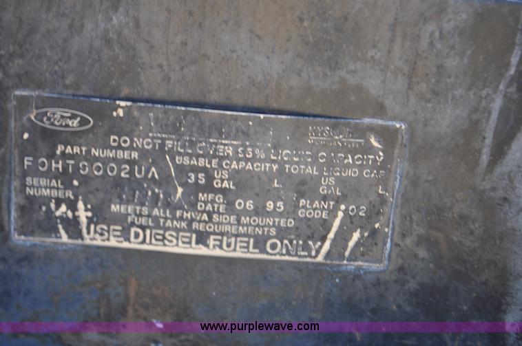 image for item F2342 1995 Ford F800 bucket truck