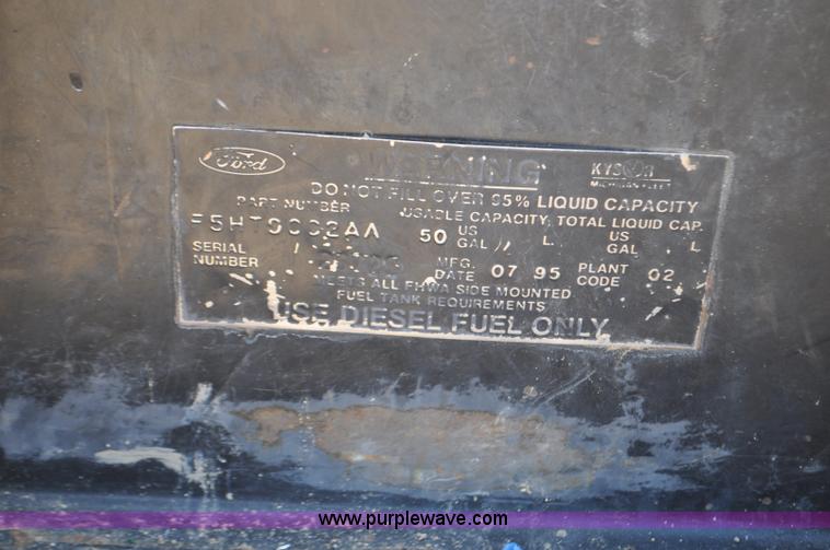 image for item F2342 1995 Ford F800 bucket truck