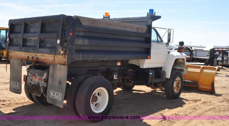 image for item F2343 1993 Ford F700 dump truck
