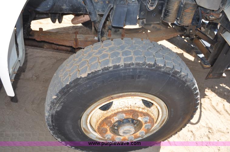 image for item F2343 1993 Ford F700 dump truck