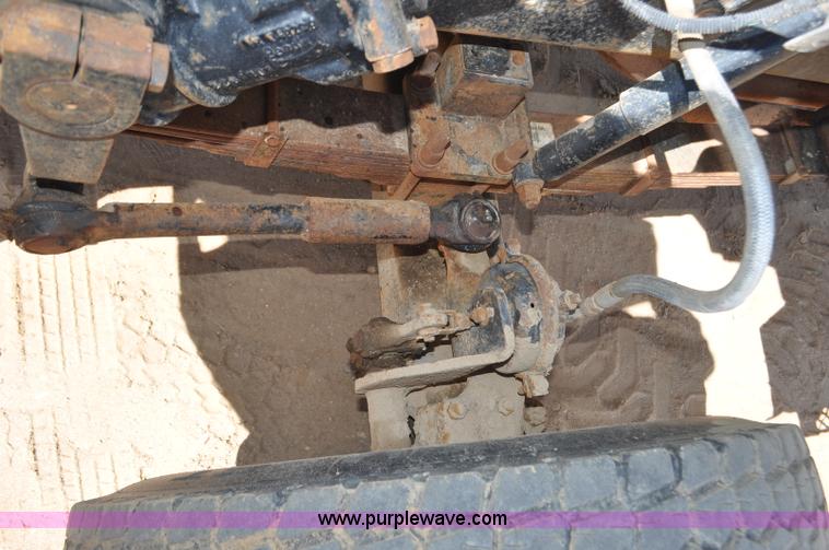 image for item F2343 1993 Ford F700 dump truck