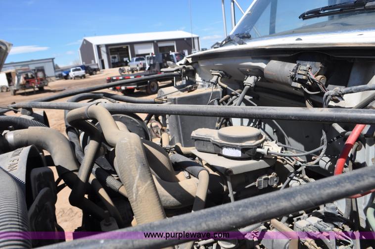 image for item F2343 1993 Ford F700 dump truck