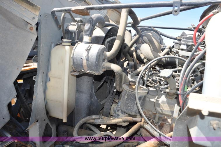 image for item F2343 1993 Ford F700 dump truck