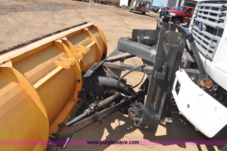 image for item F2343 1993 Ford F700 dump truck