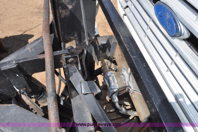 image for item F2343 1993 Ford F700 dump truck