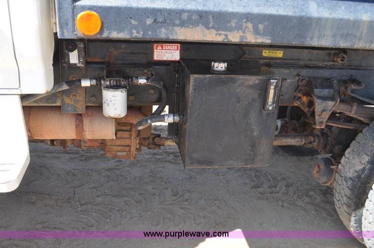 image for item F2343 1993 Ford F700 dump truck