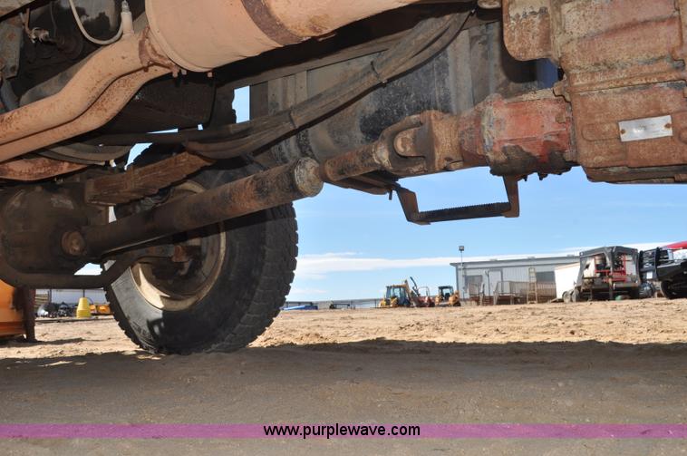 image for item F2343 1993 Ford F700 dump truck