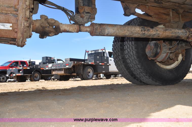image for item F2343 1993 Ford F700 dump truck