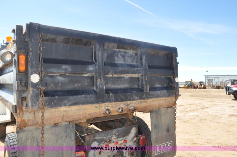 image for item F2343 1993 Ford F700 dump truck