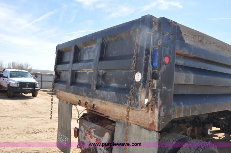 image for item F2343 1993 Ford F700 dump truck