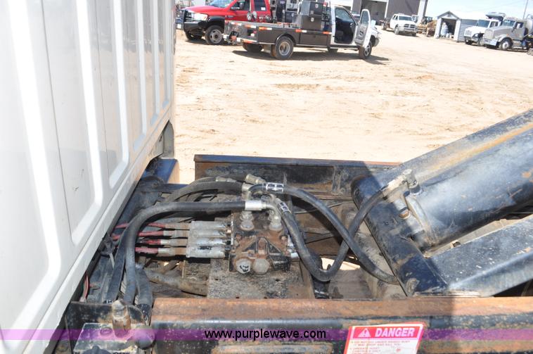 image for item F2343 1993 Ford F700 dump truck
