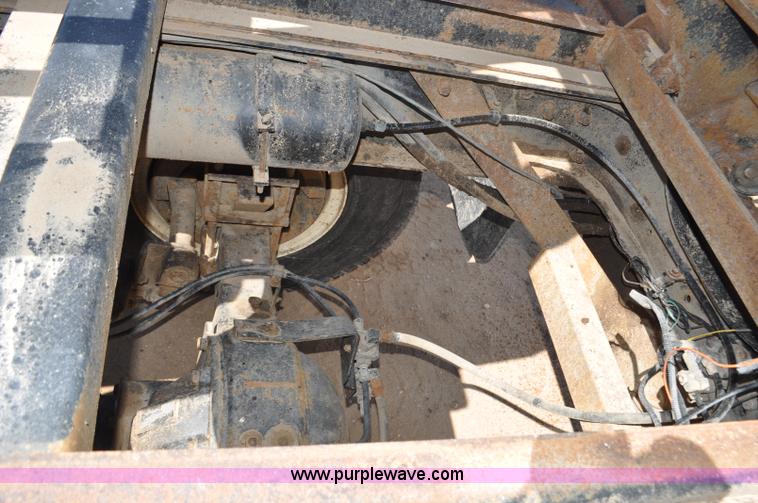 image for item F2343 1993 Ford F700 dump truck