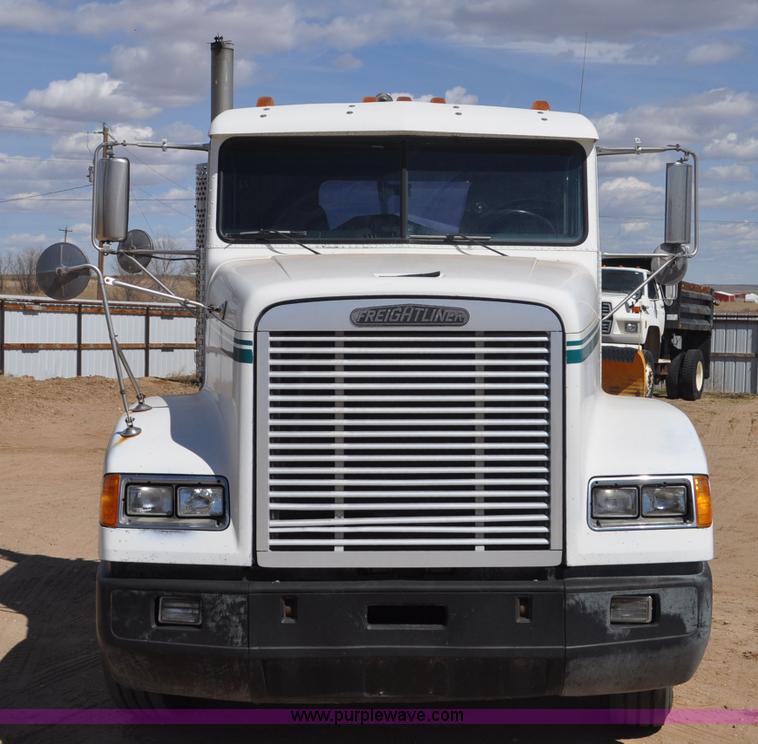 image for item F2344 1995 Freightliner FLD semi truck