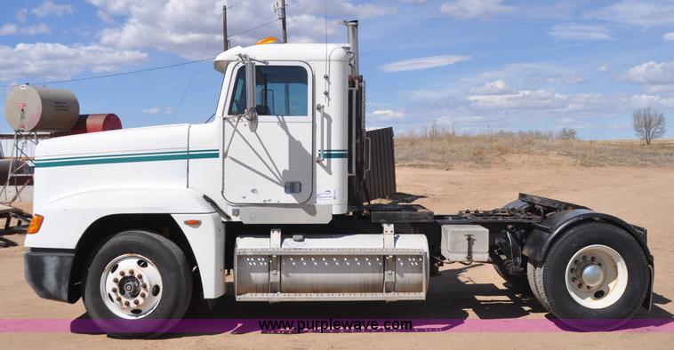 image for item F2344 1995 Freightliner FLD semi truck
