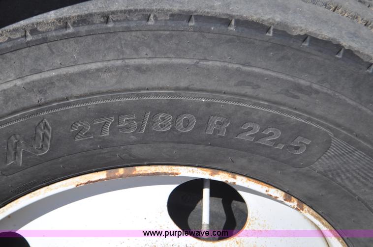 image for item F2344 1995 Freightliner FLD semi truck