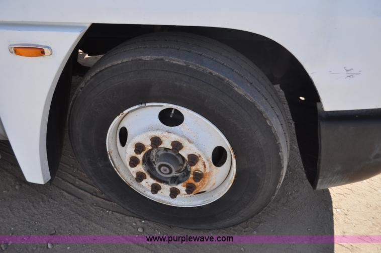 image for item F2344 1995 Freightliner FLD semi truck