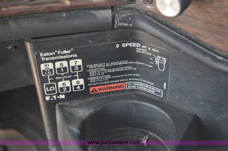 image for item F2344 1995 Freightliner FLD semi truck