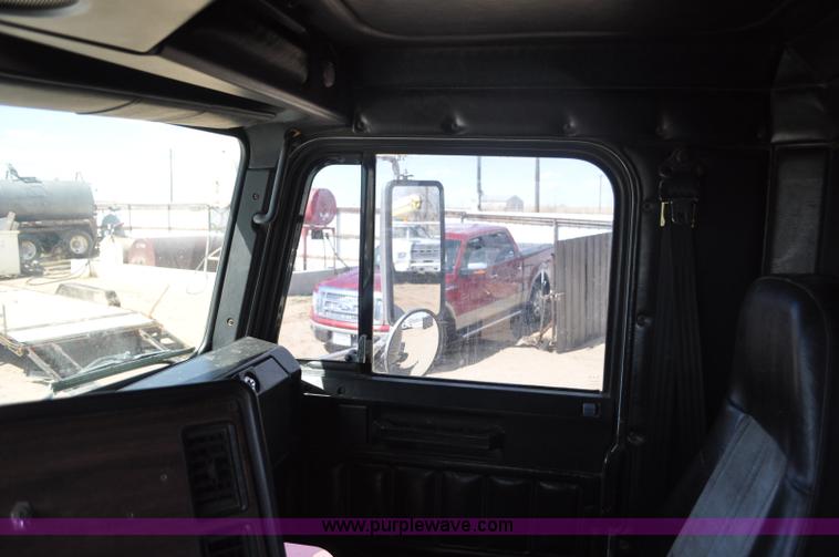 image for item F2344 1995 Freightliner FLD semi truck
