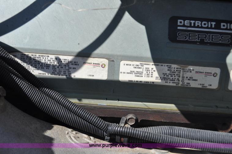 image for item F2344 1995 Freightliner FLD semi truck