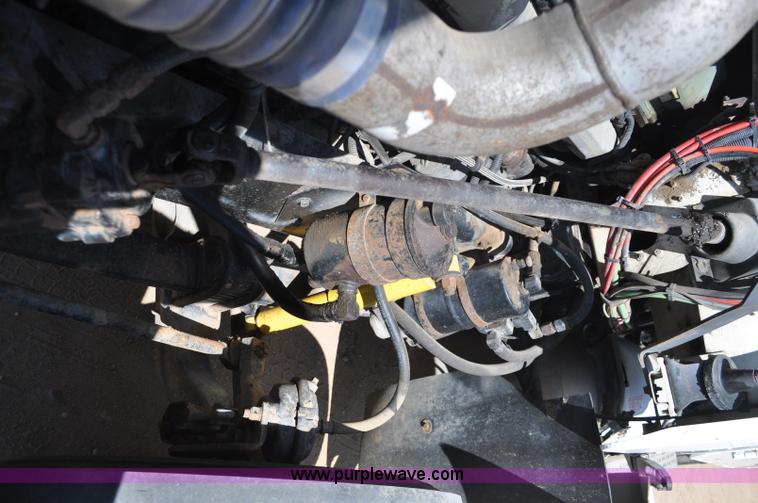 image for item F2344 1995 Freightliner FLD semi truck